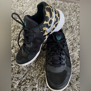 Nike Leopard Tennis Sneaker Shoe